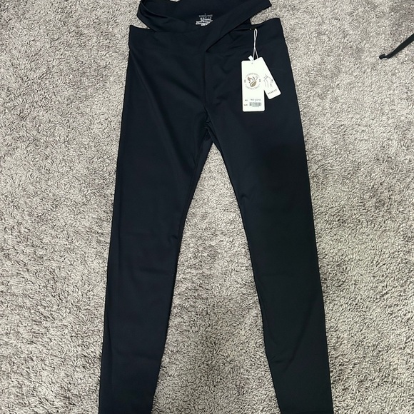 Women's S. Christina Black Leggings w/ sides cut out.  NWT-Size Large - Picture 1 of 2